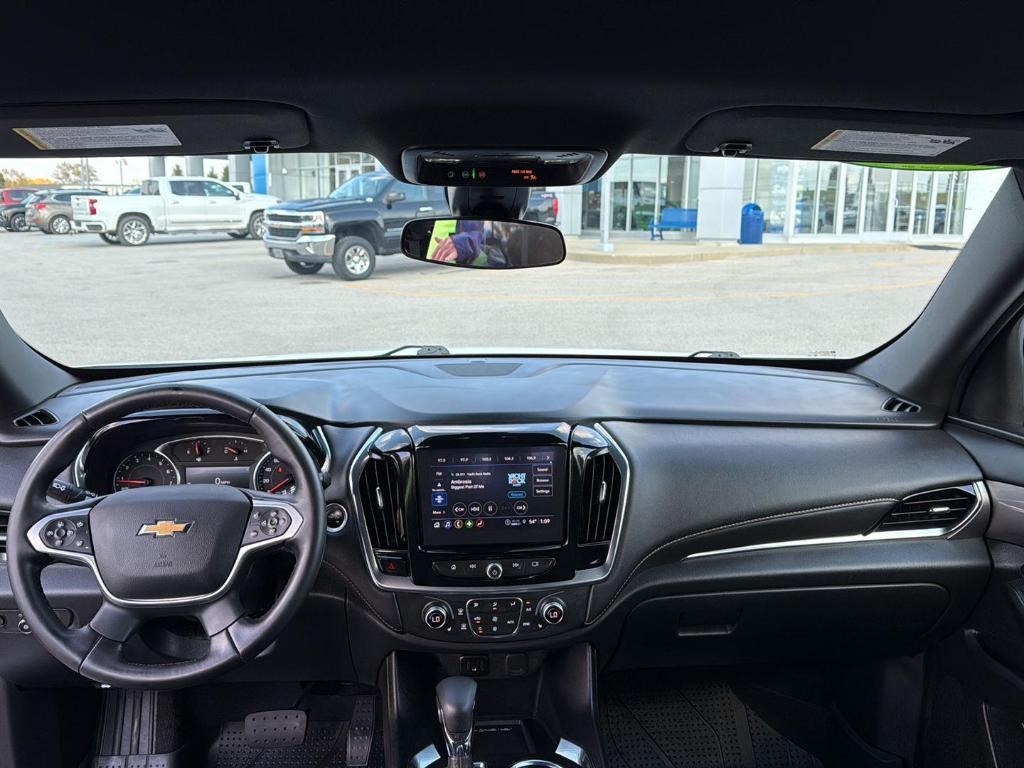 used 2023 Chevrolet Traverse car, priced at $28,995