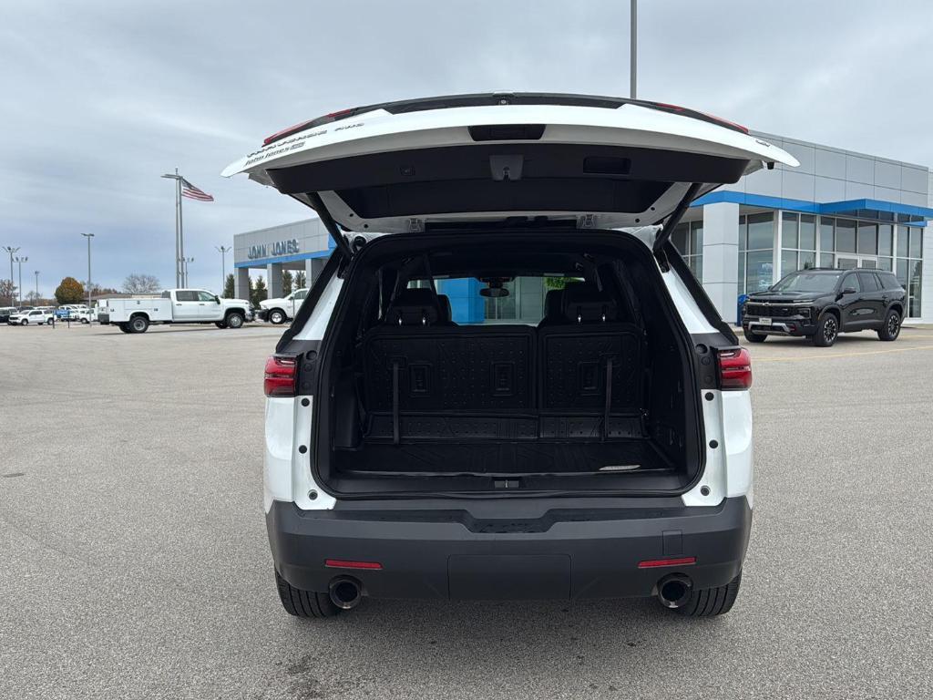 used 2023 Chevrolet Traverse car, priced at $28,995