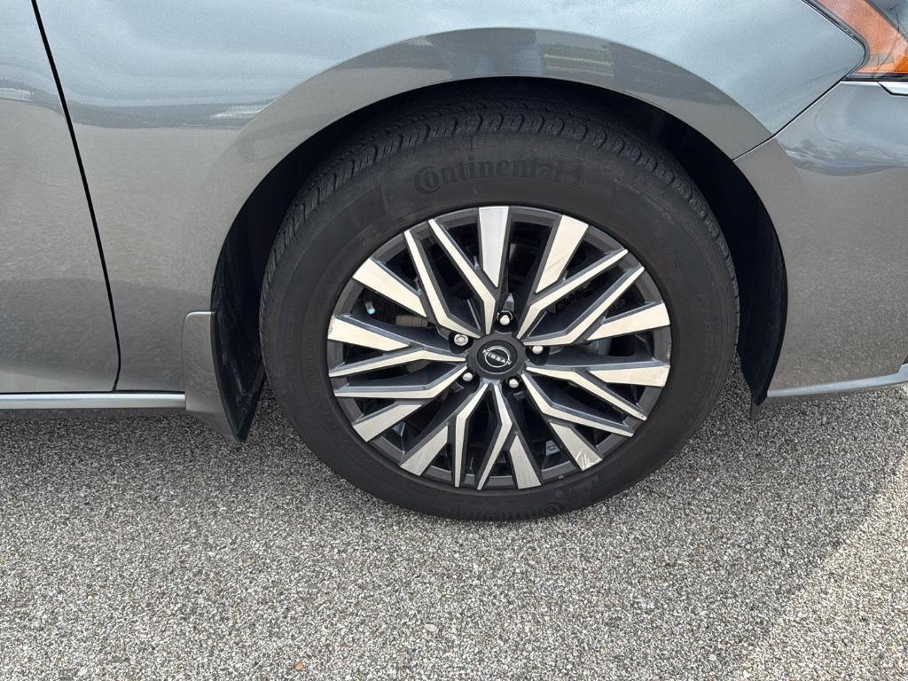 used 2023 Nissan Altima car, priced at $25,750