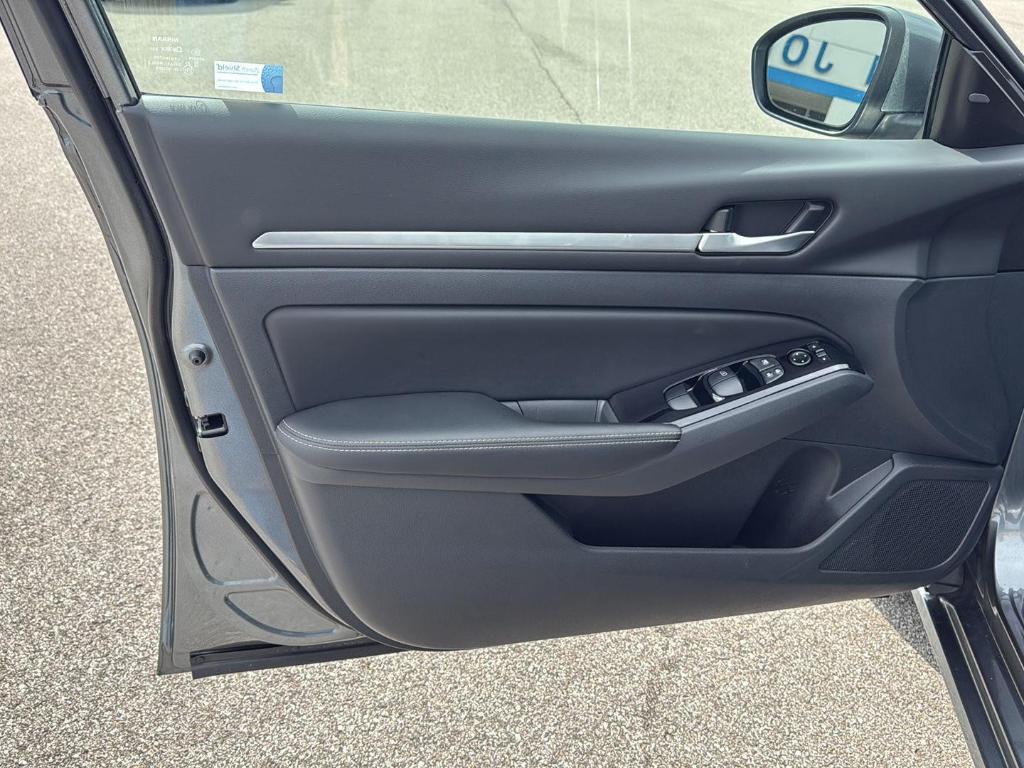 used 2023 Nissan Altima car, priced at $25,750