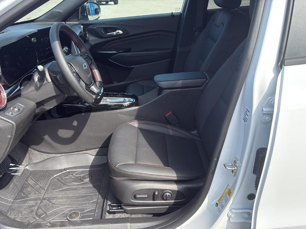 new 2025 Chevrolet Trax car, priced at $27,850