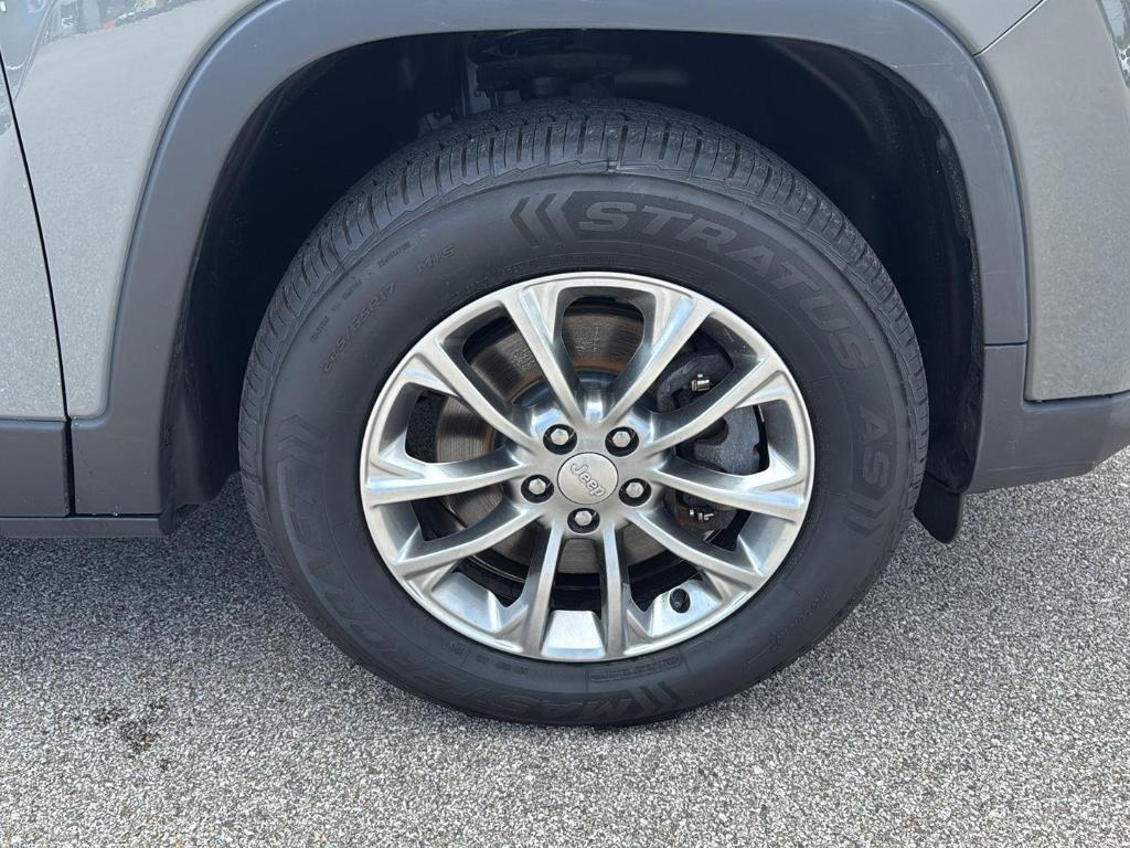 used 2020 Jeep Cherokee car, priced at $19,845