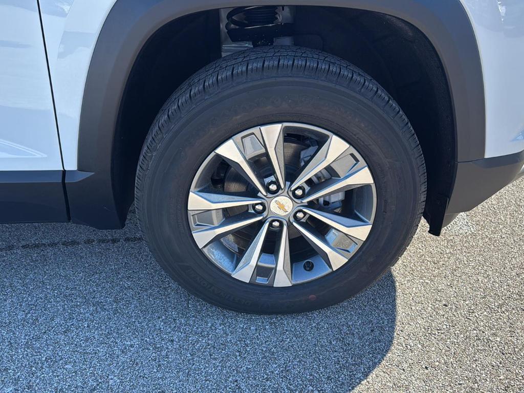 new 2026 Chevrolet Equinox car, priced at $33,795
