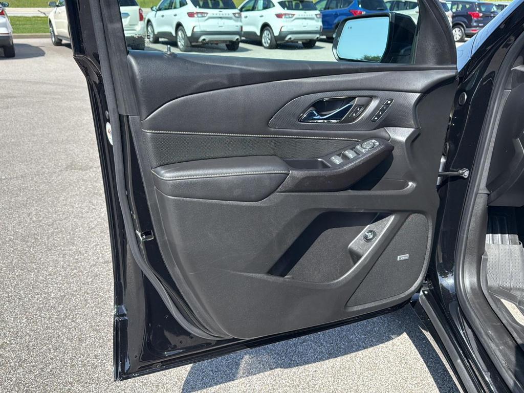 used 2023 Chevrolet Traverse car, priced at $42,795