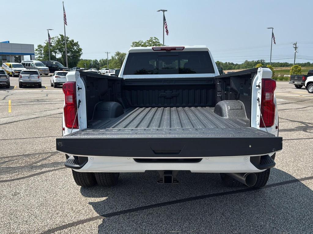 new 2025 Chevrolet Silverado 3500 car, priced at $92,265