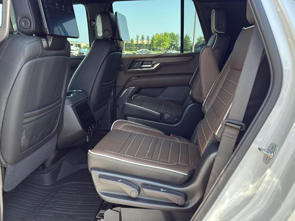 used 2025 GMC Yukon car, priced at $112,900