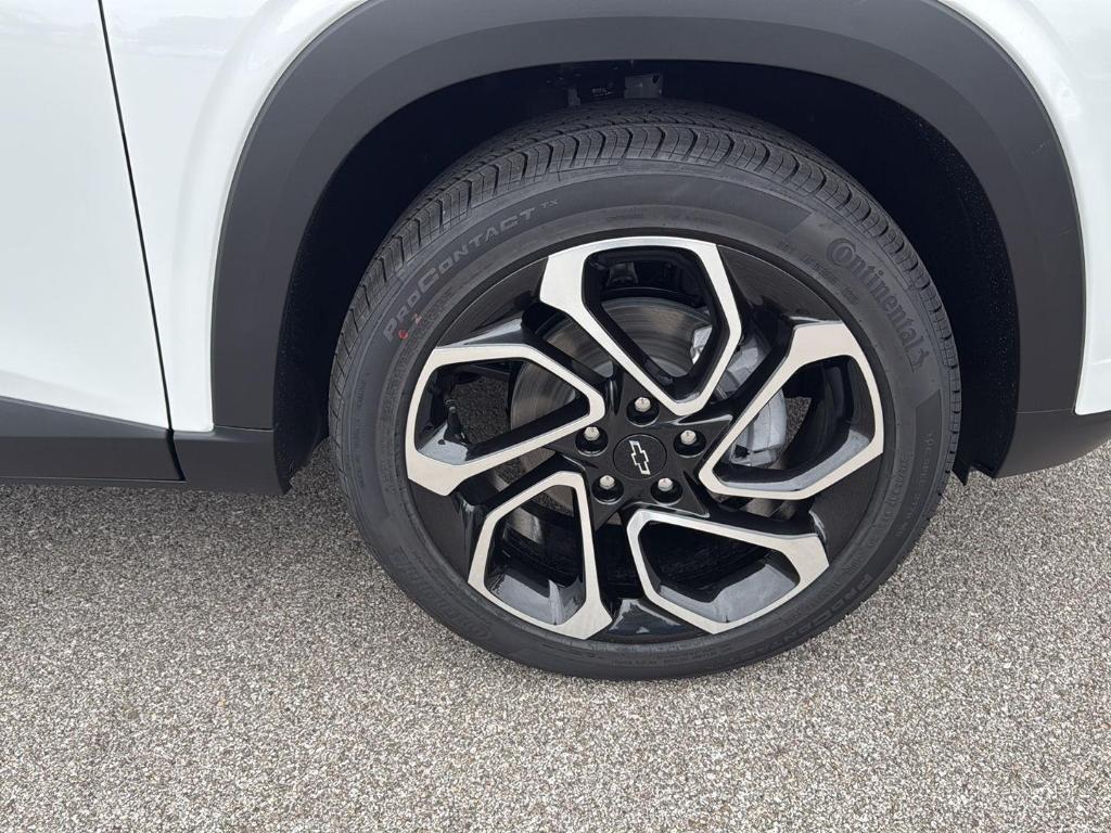 new 2025 Chevrolet Trax car, priced at $27,850
