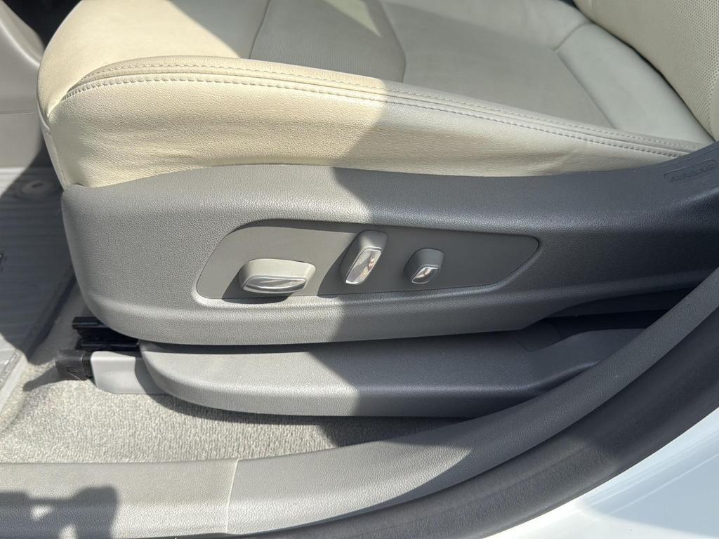 used 2020 Cadillac XT6 car, priced at $30,445