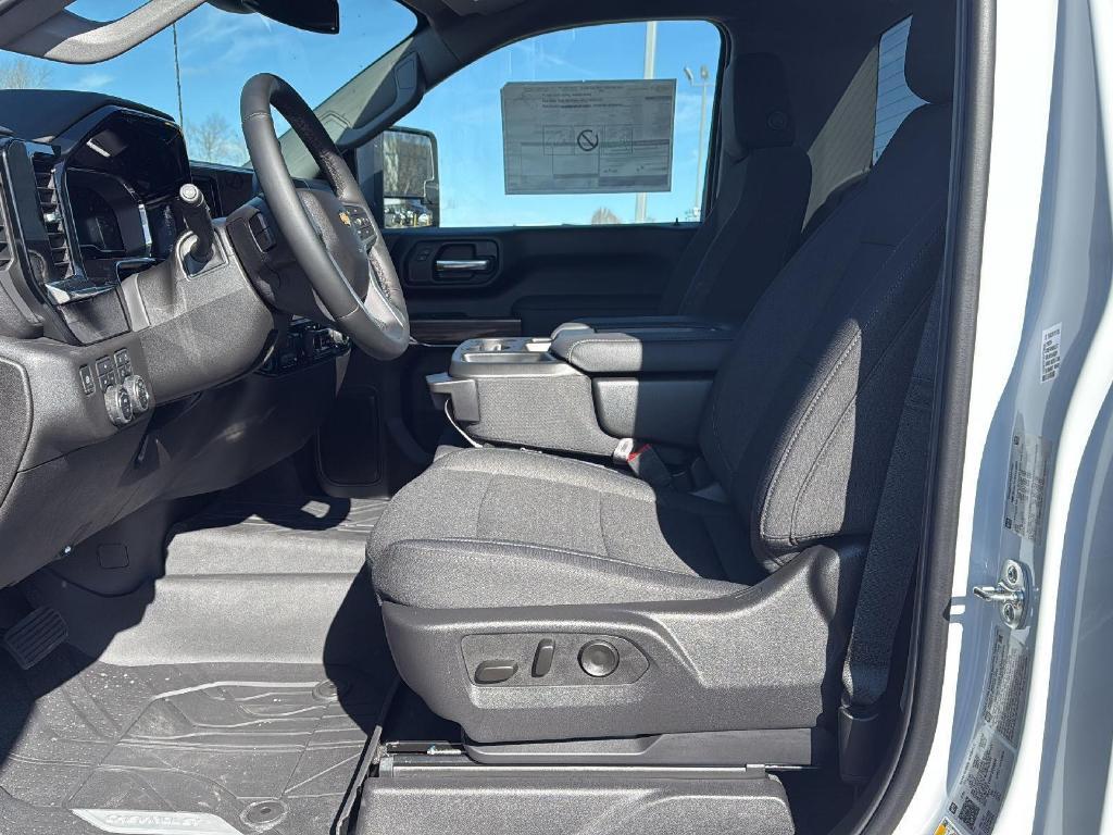 new 2025 Chevrolet Silverado 3500 car, priced at $65,280