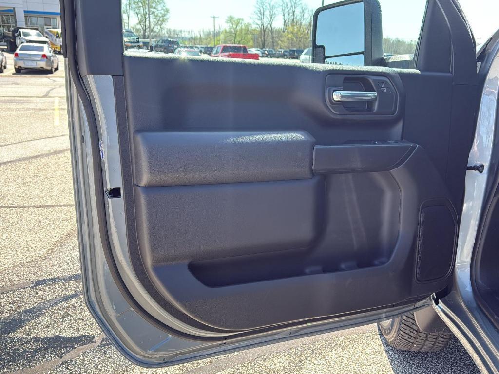 new 2025 Chevrolet Silverado 3500 car, priced at $51,690