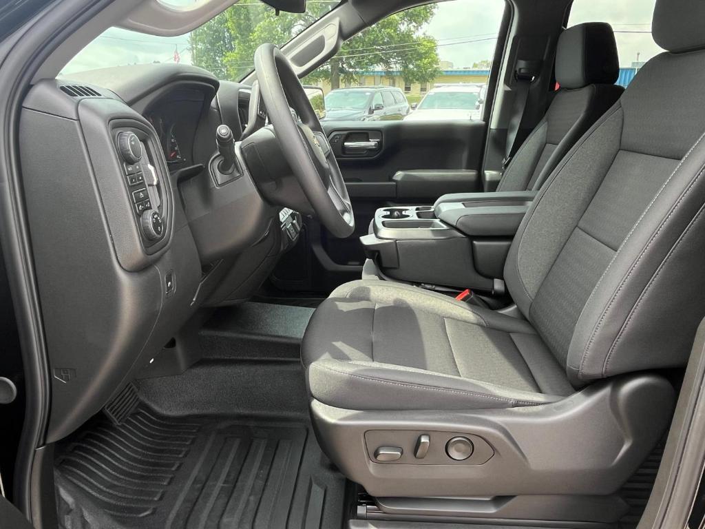 new 2025 Chevrolet Silverado 1500 car, priced at $52,082
