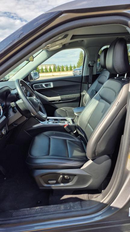 used 2023 Ford Explorer car, priced at $38,995