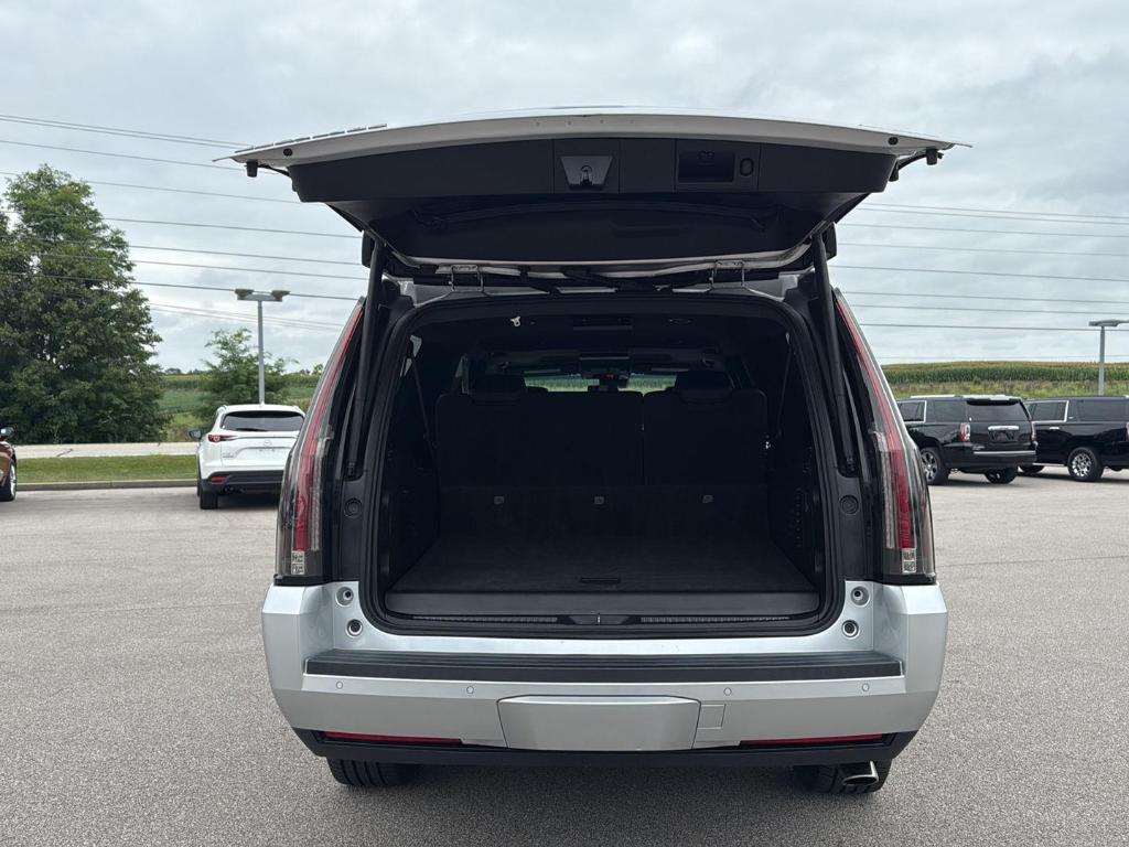 used 2017 Cadillac Escalade ESV car, priced at $30,995