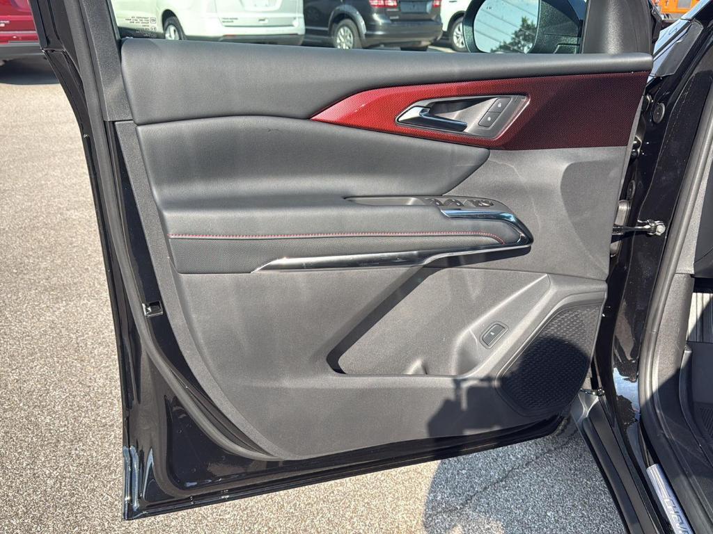 new 2026 Chevrolet Traverse car, priced at $52,660