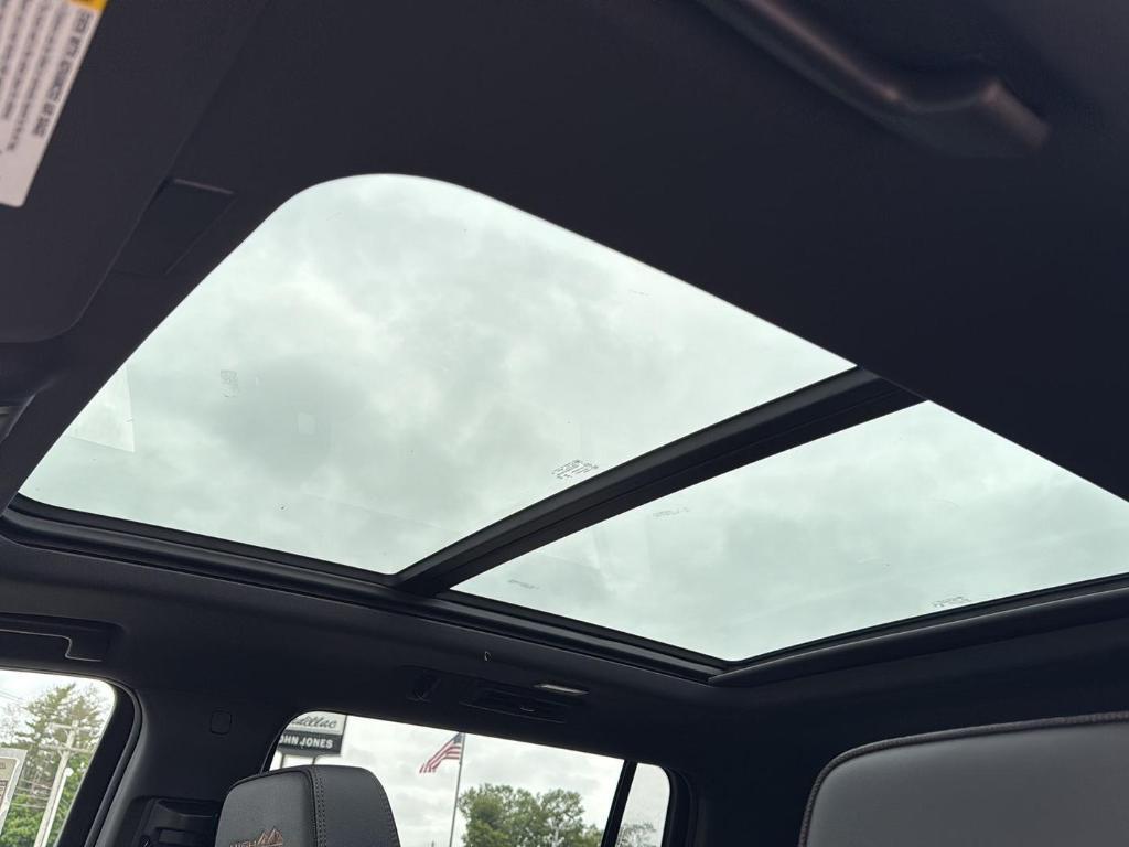 new 2025 Chevrolet Suburban car, priced at $91,315