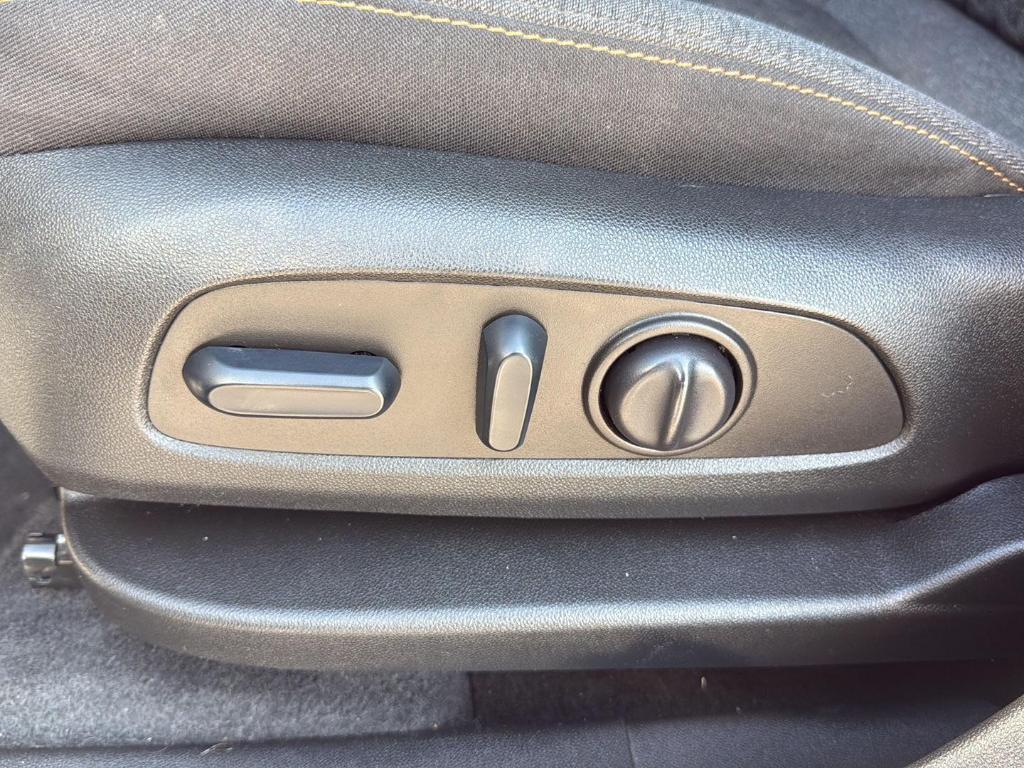 used 2022 Chevrolet Equinox car, priced at $22,695