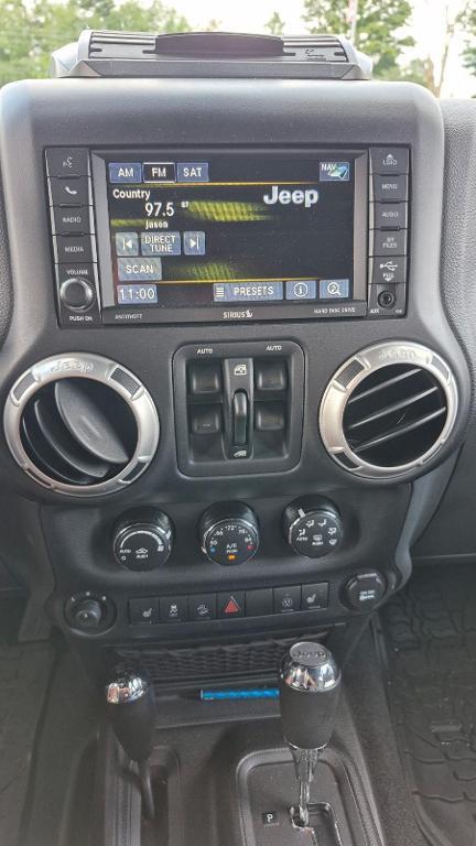 used 2015 Jeep Wrangler Unlimited car, priced at $28,995