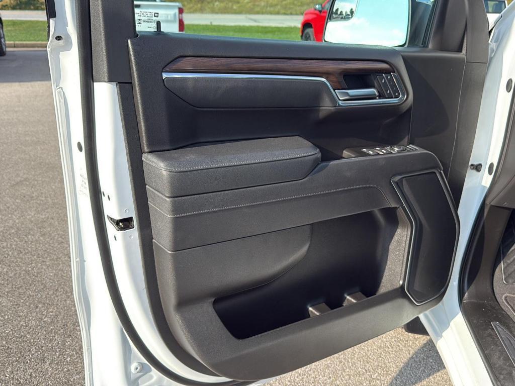 used 2025 GMC Sierra 1500 car, priced at $49,895