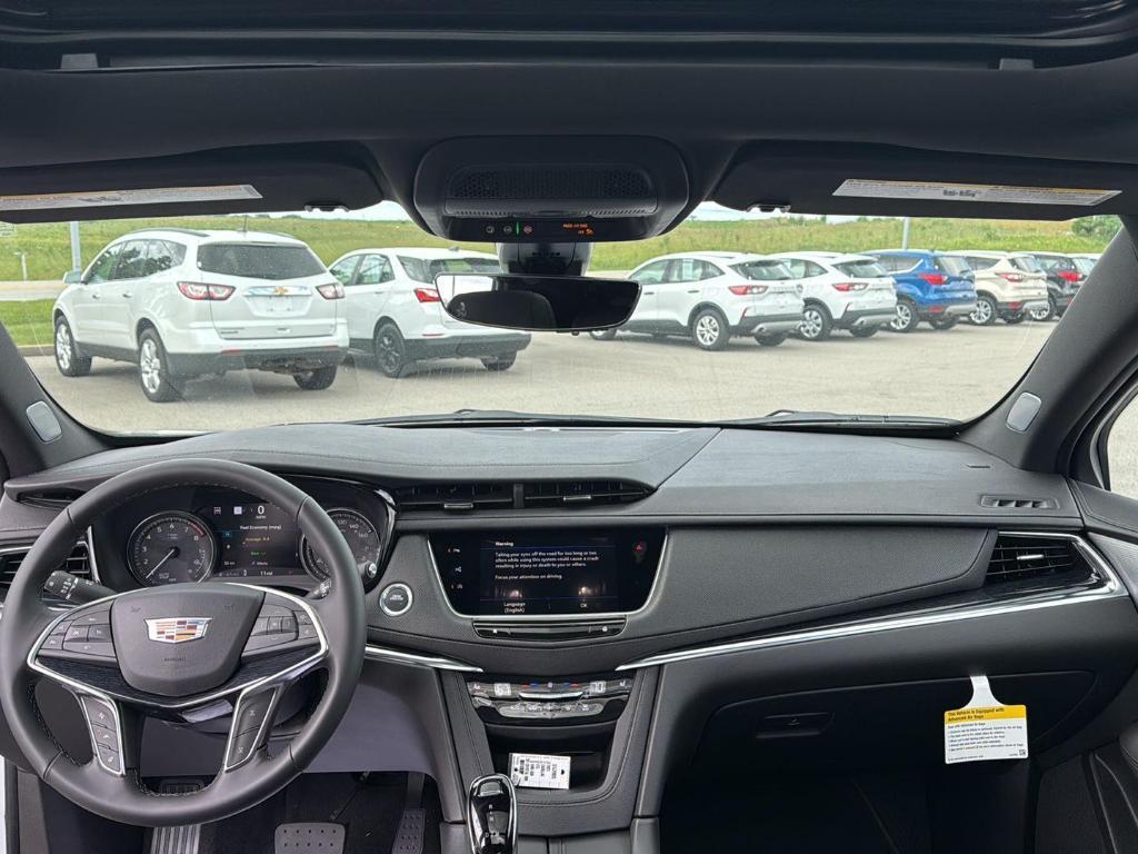 new 2025 Cadillac XT5 car, priced at $58,390