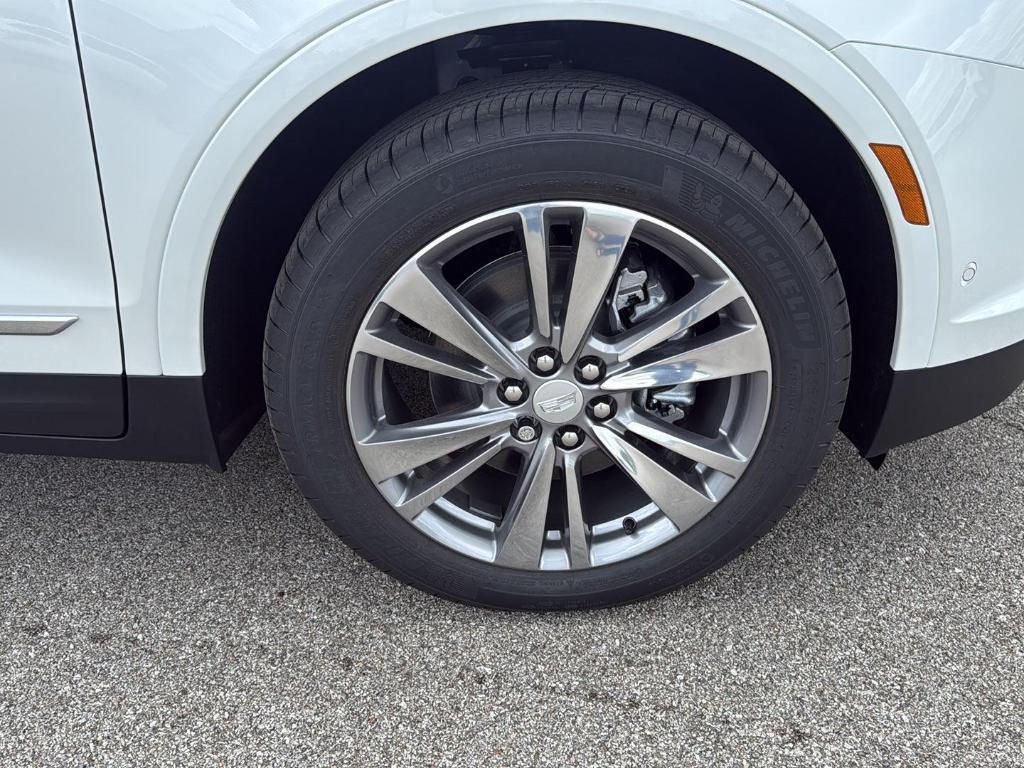 new 2025 Cadillac XT5 car, priced at $58,390