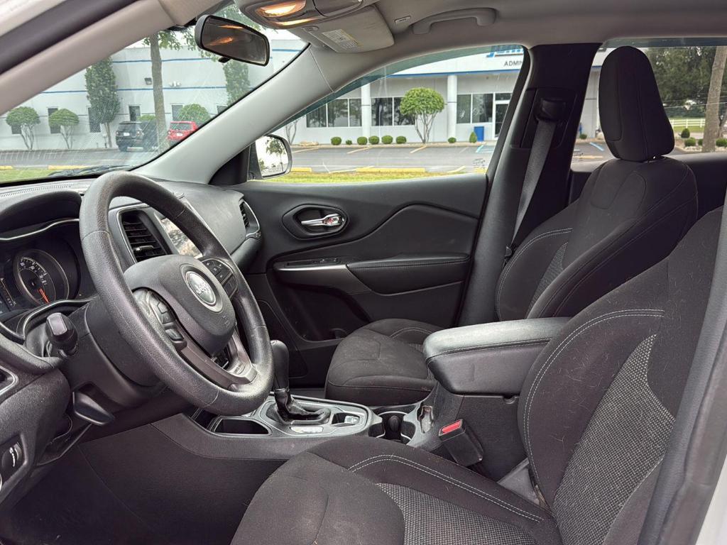 used 2019 Jeep Cherokee car, priced at $15,995