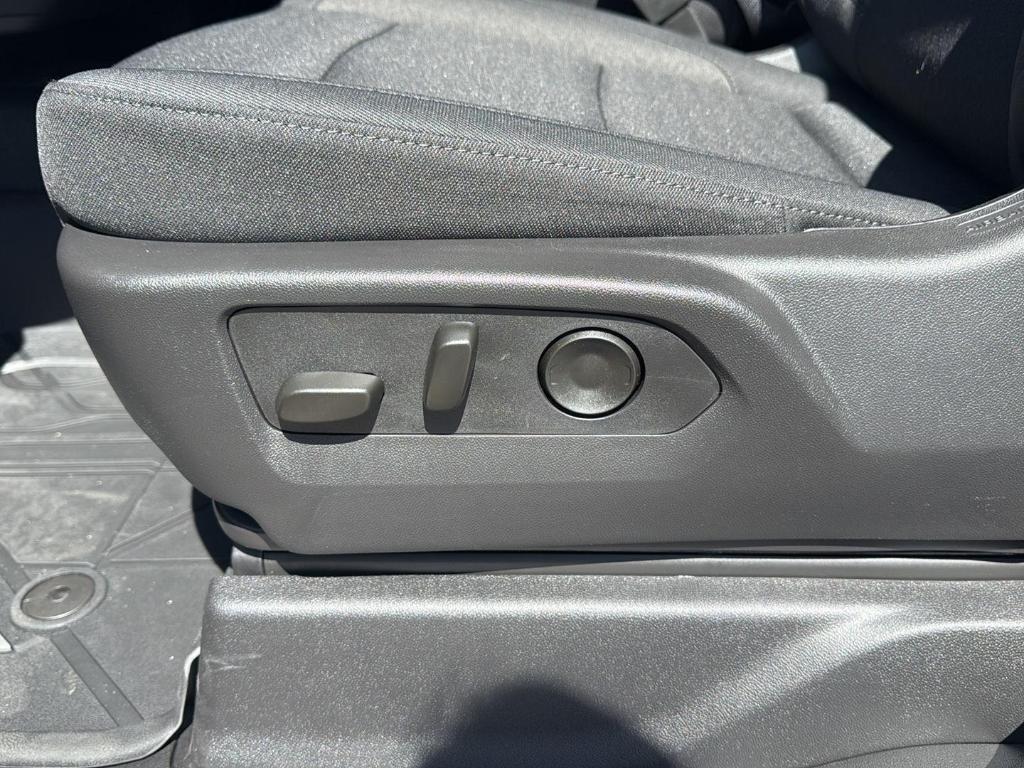new 2025 Chevrolet Silverado 1500 car, priced at $43,005