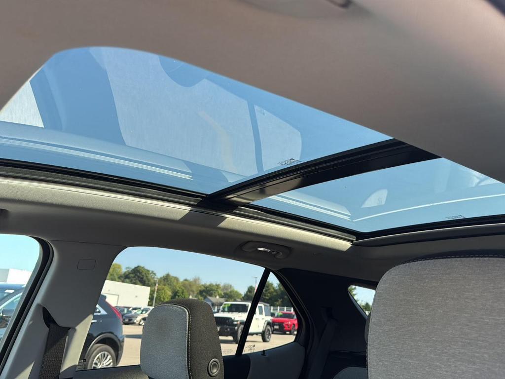 used 2022 Chevrolet Equinox car, priced at $21,995