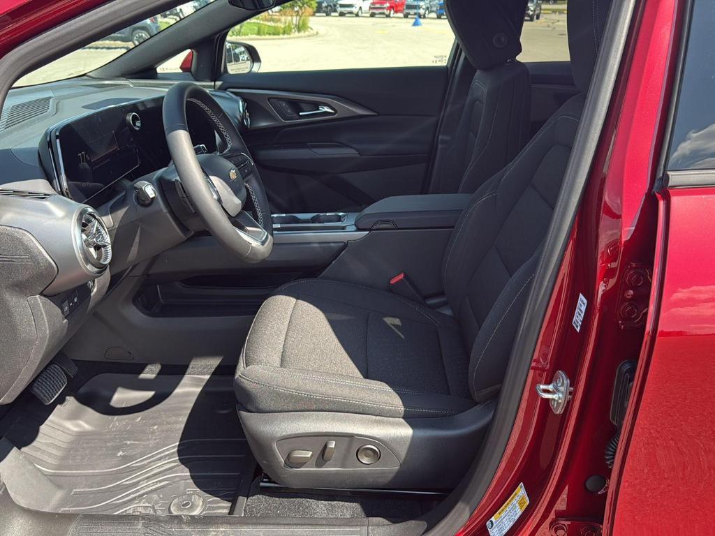 new 2025 Chevrolet Equinox EV car, priced at $34,885