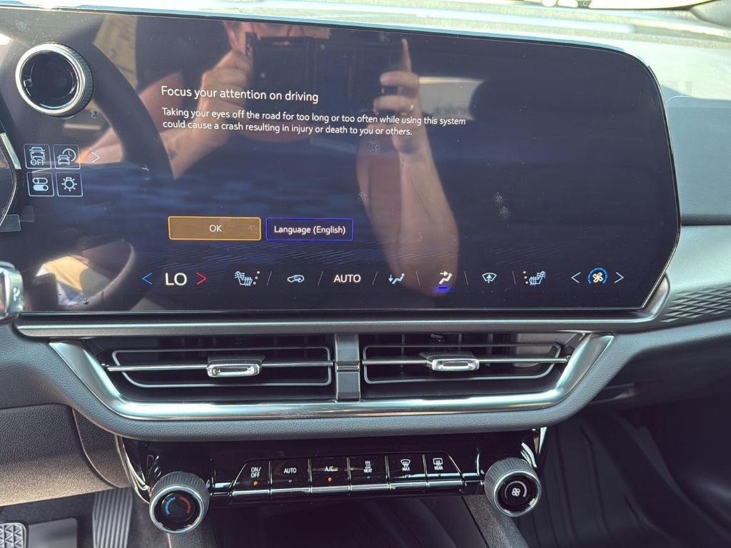new 2025 Chevrolet Equinox EV car, priced at $34,885