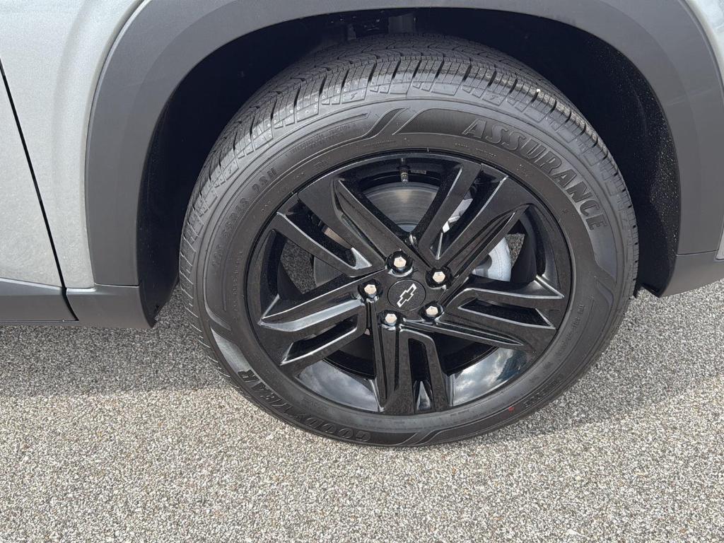 new 2025 Chevrolet Trax car, priced at $27,485