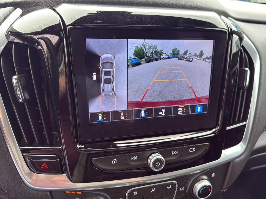 used 2022 Chevrolet Traverse car, priced at $32,000