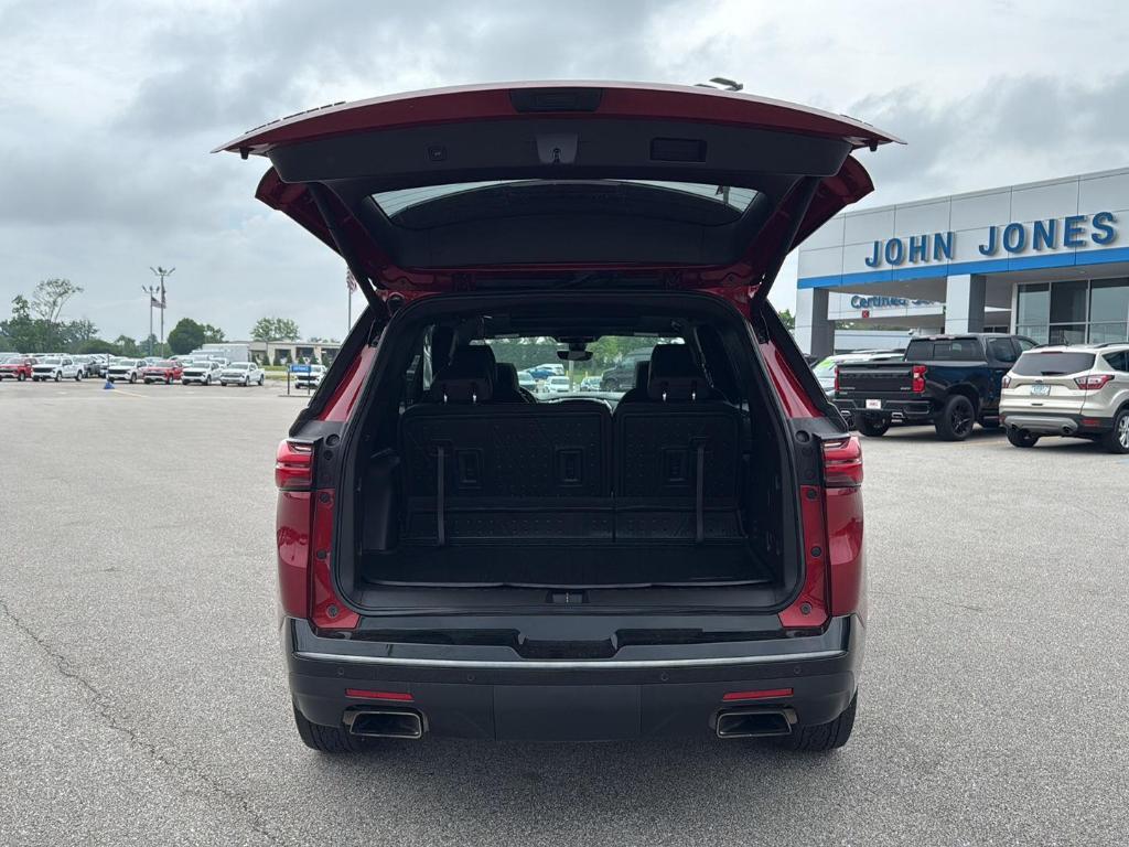 used 2022 Chevrolet Traverse car, priced at $32,000