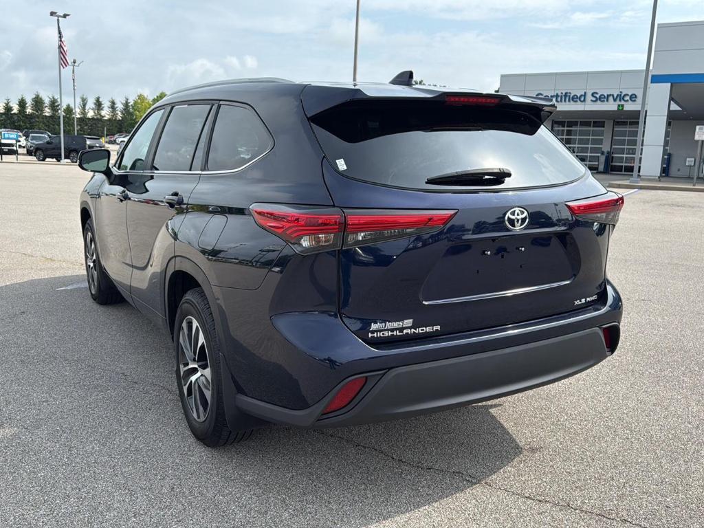 used 2023 Toyota Highlander car, priced at $40,500