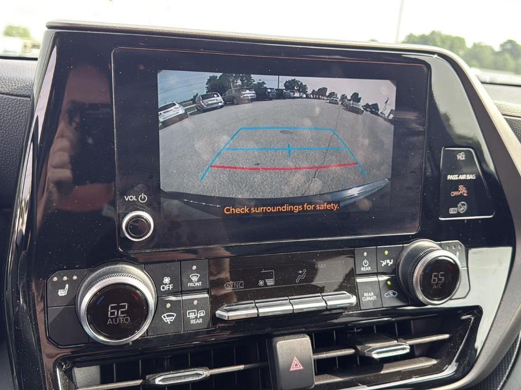 used 2023 Toyota Highlander car, priced at $40,500