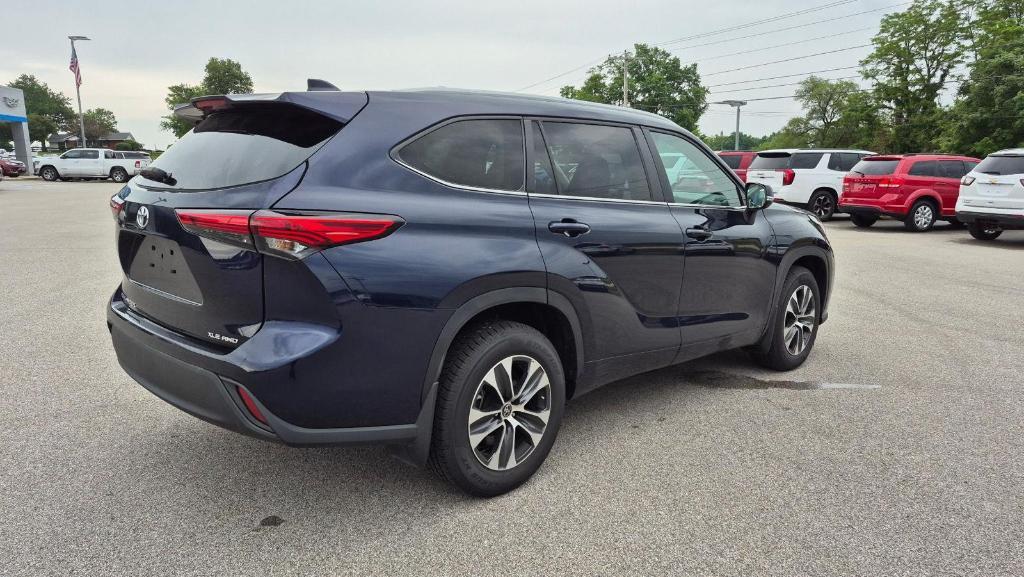 used 2023 Toyota Highlander car, priced at $40,995
