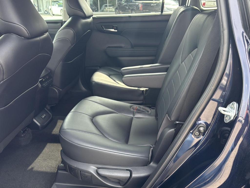 used 2023 Toyota Highlander car, priced at $40,500