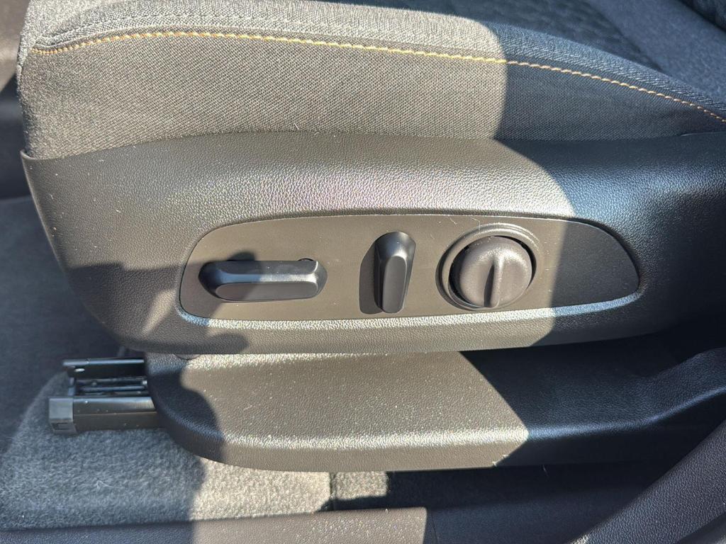 used 2023 Chevrolet Equinox car, priced at $22,995