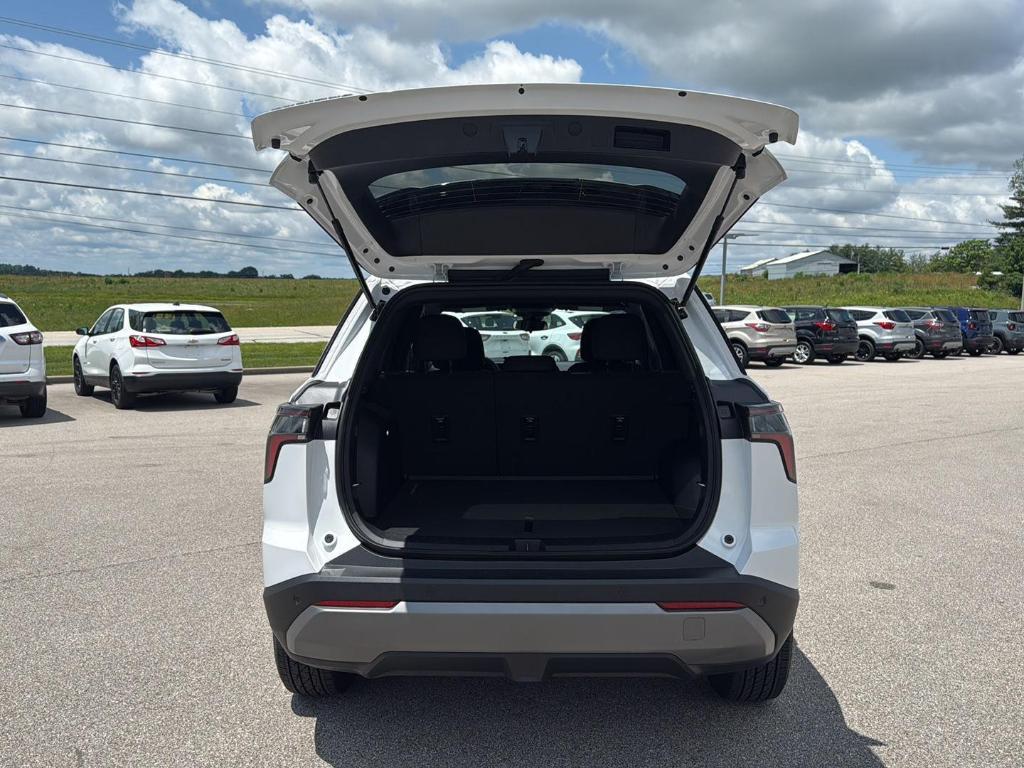 new 2026 Chevrolet Equinox car, priced at $30,035