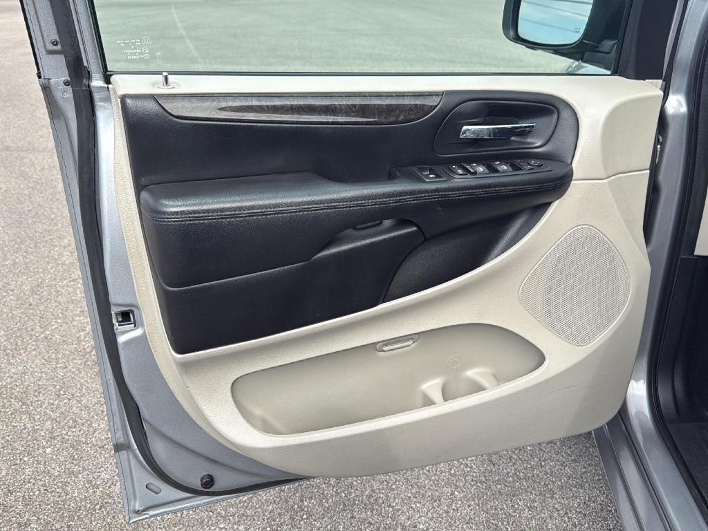 used 2014 Dodge Grand Caravan car, priced at $8,995