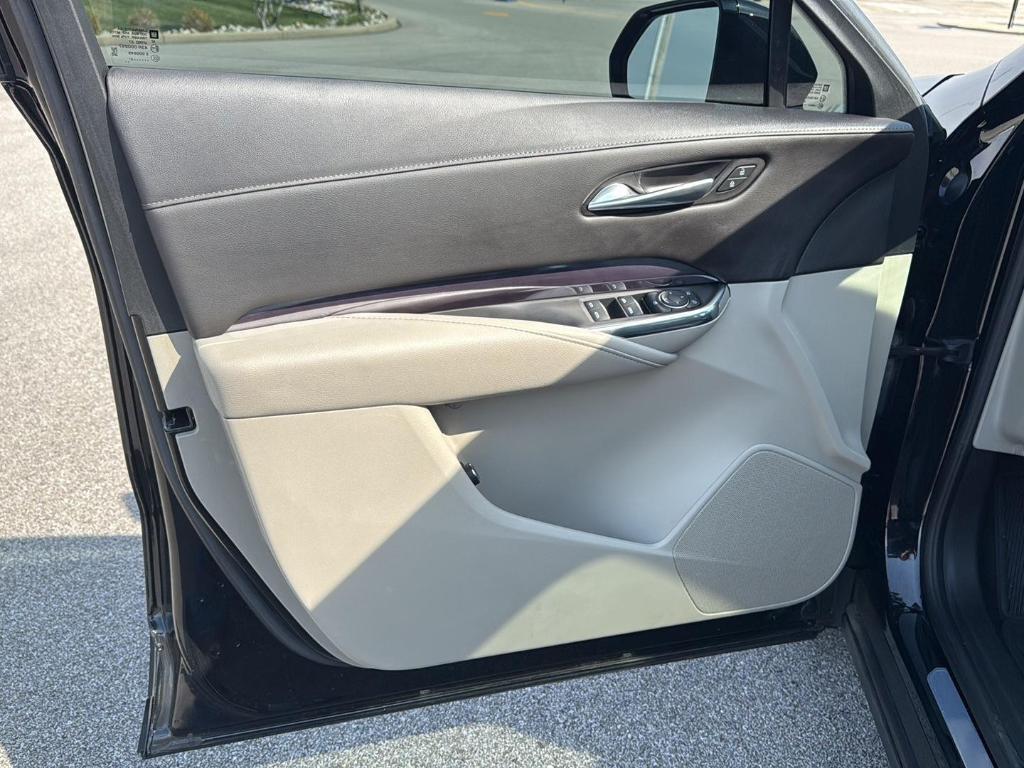 used 2021 Cadillac XT4 car, priced at $26,995