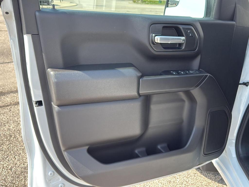 new 2025 Chevrolet Silverado 1500 car, priced at $43,570