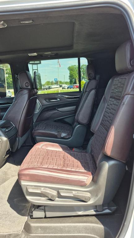 used 2021 Cadillac Escalade ESV car, priced at $67,995