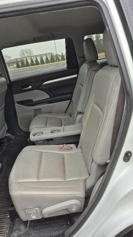 used 2018 Toyota Highlander car, priced at $20,995