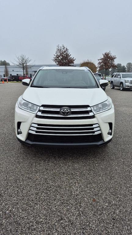 used 2018 Toyota Highlander car, priced at $20,995