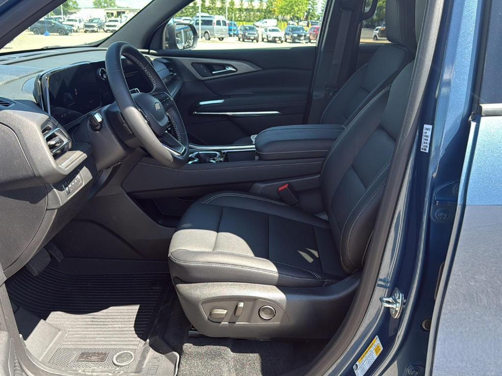 new 2025 Chevrolet Traverse car, priced at $46,510