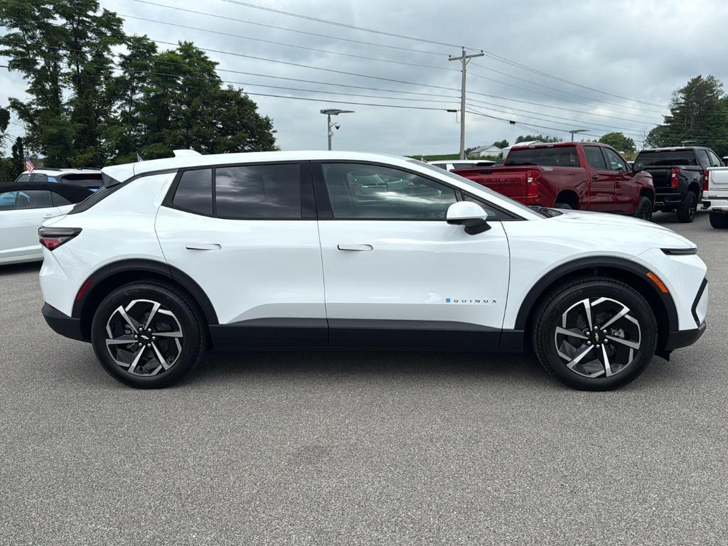 new 2025 Chevrolet Equinox EV car, priced at $34,390