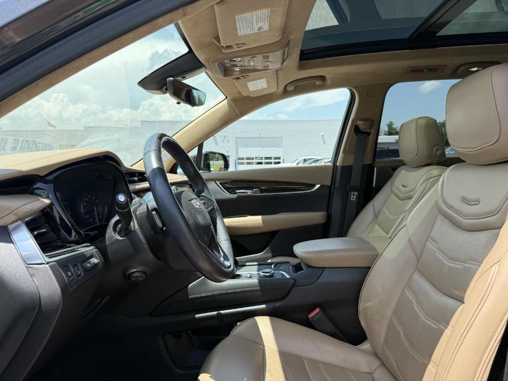 used 2022 Cadillac XT6 car, priced at $37,995