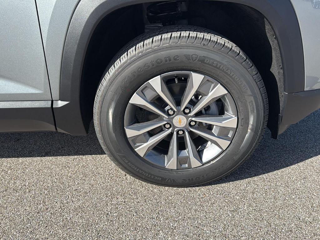 new 2026 Chevrolet Equinox car, priced at $32,910