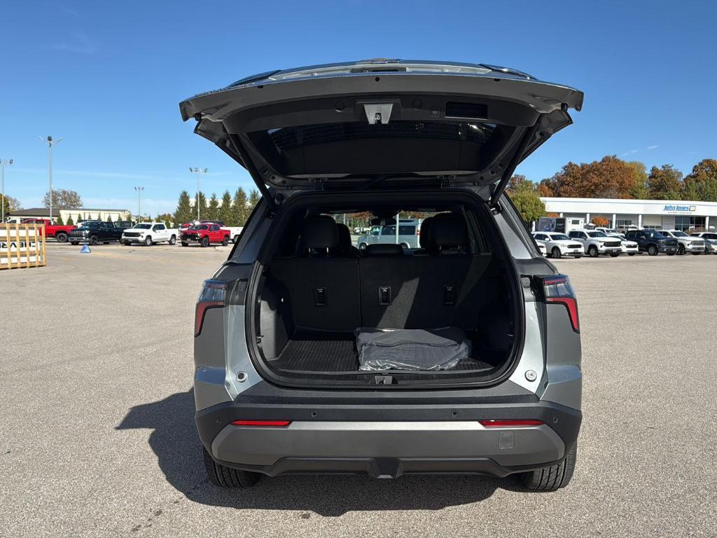 new 2026 Chevrolet Equinox car, priced at $32,910