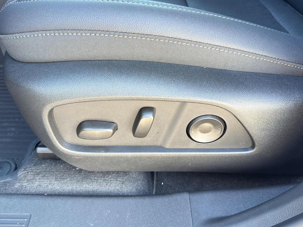 new 2026 Chevrolet Equinox car, priced at $32,910